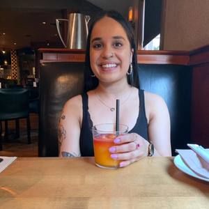 Meet your Posher, Ayesha